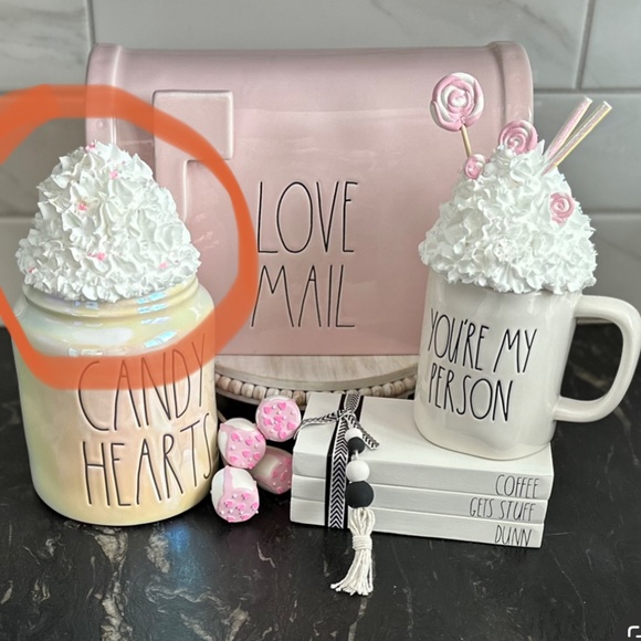 Faux Whip Cream Canister Topper - Picture 2 of 3